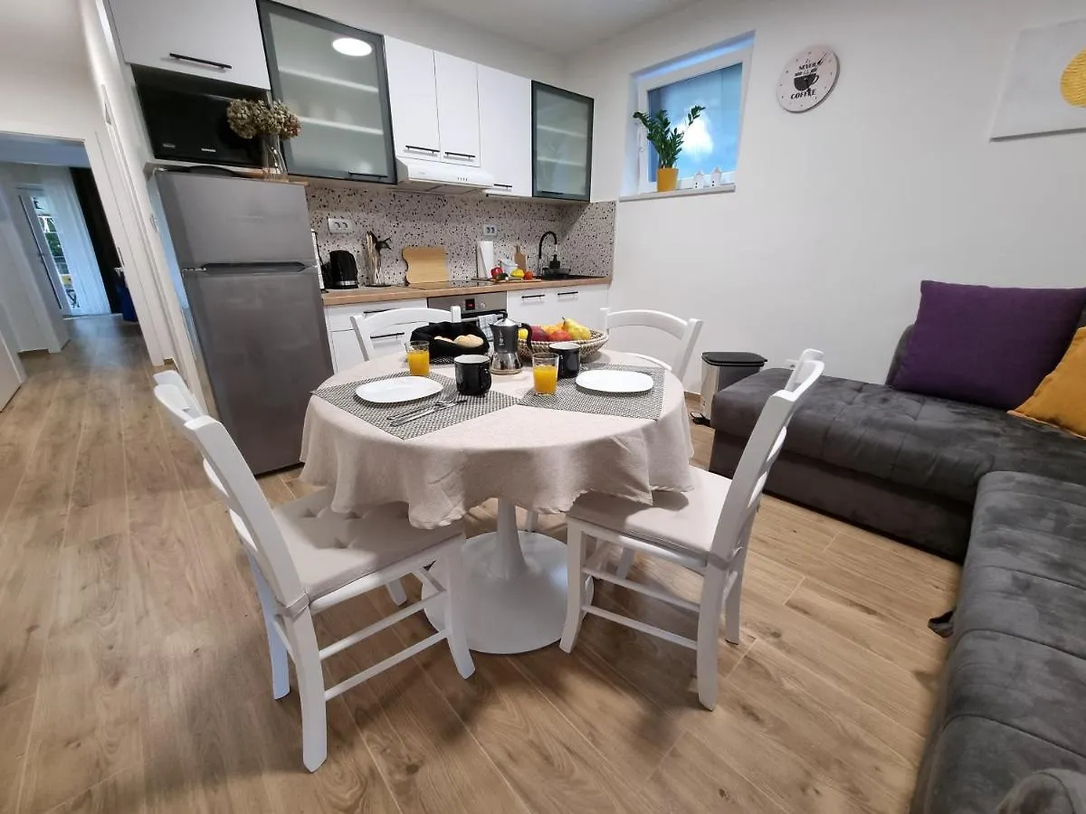 Apartmani Viva Lovran 0*,  Chorvatsko